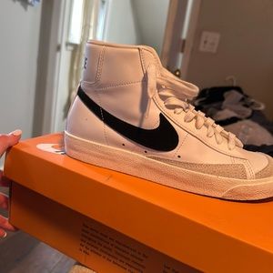 Nike Blazers Size 6.5 Women’s 8 in Men’s